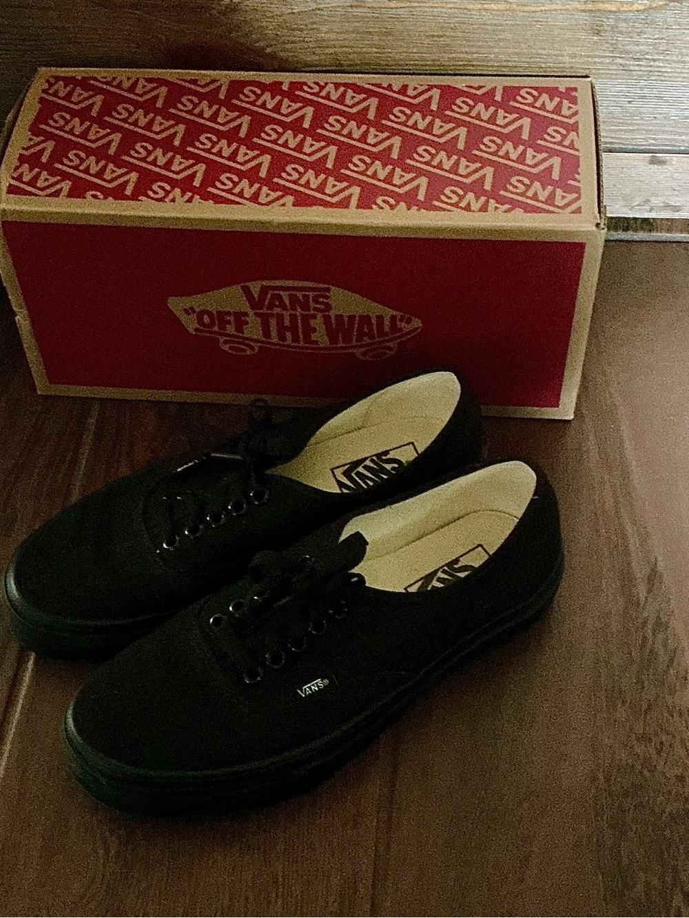Vans Women’s Black Canvas Low-Top Sneakers